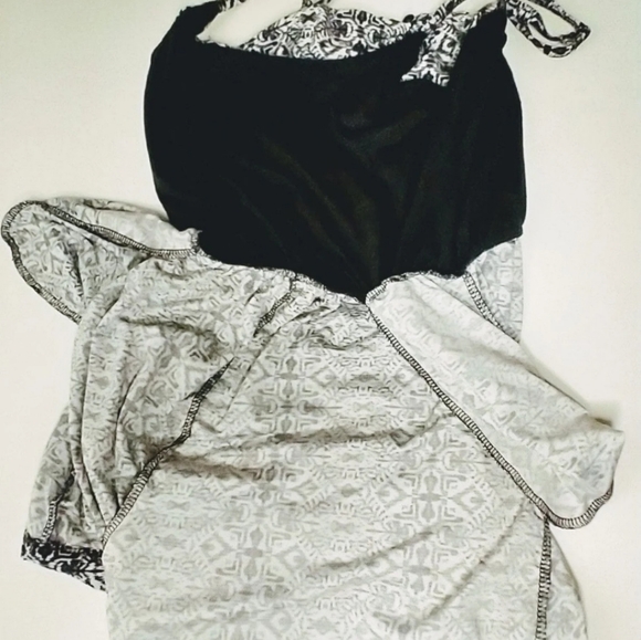 Romper Eye Candy Size Small Soft, Lined Pockets, Adjustable Straps - Picture 4 of 7